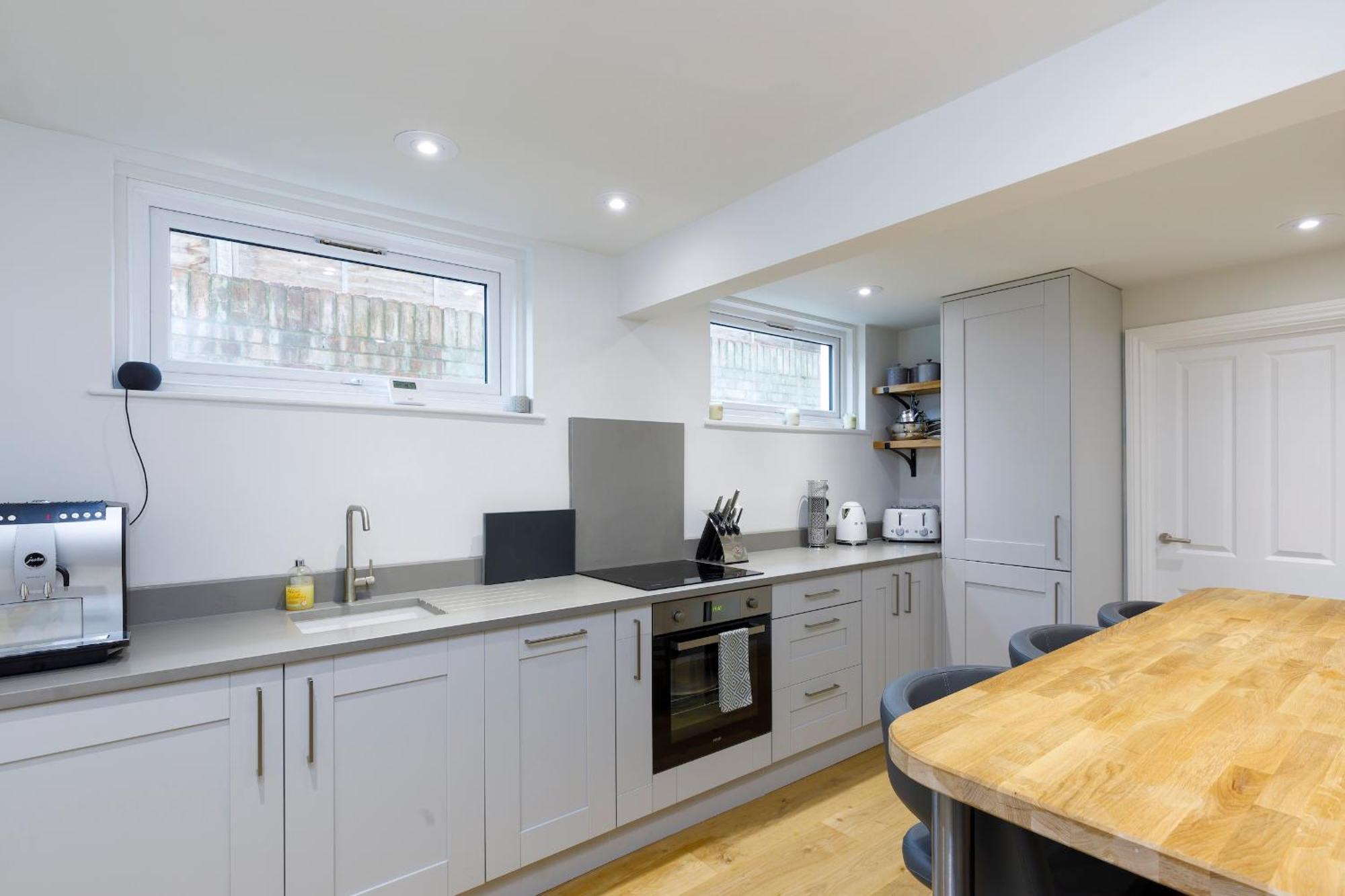 Spacious 2 Bedroom Apartment With Beautiful Garde ブライトン エクステリア 写真